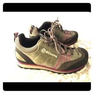 Scarpa women’s crux hiking shoes